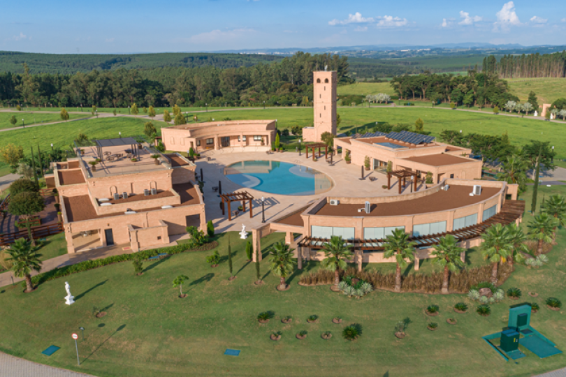 Veja detalhes do clube social do Porto São Pedro